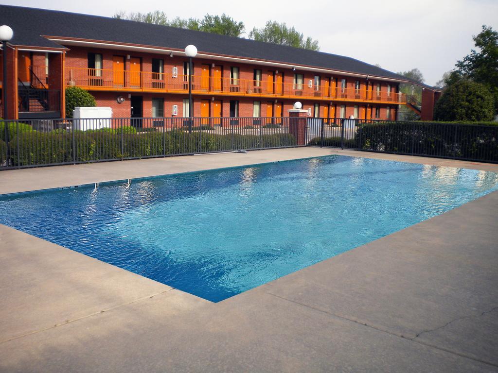 America'S Best Value Inn & Suites Sheridan Exterior photo